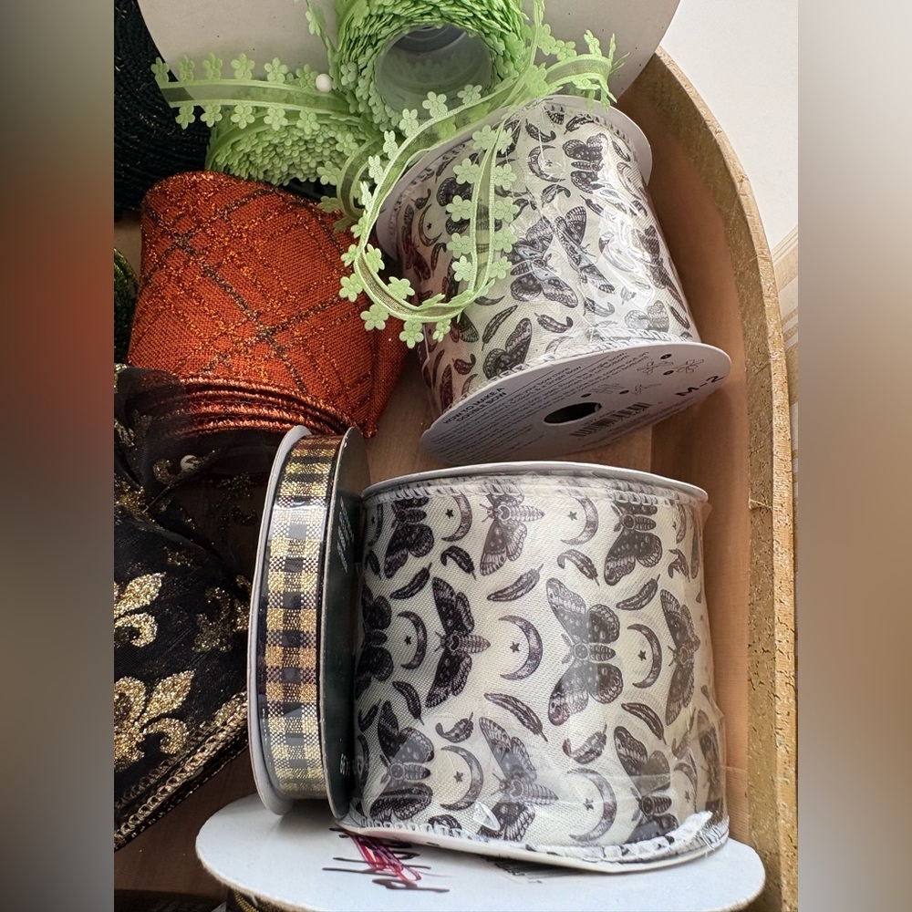 Ribbons, assorted styles, in a Nautical Scene Bob’s Box - Picture 3 of 16